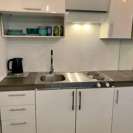 Lovely With Patio Apartament *