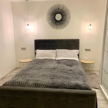 Apartament Lovely With Patio *