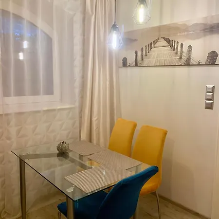 Lejlighed Lovely With Patio *