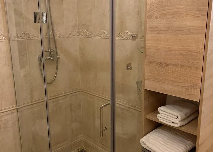 Lovely With Patio Apartament *