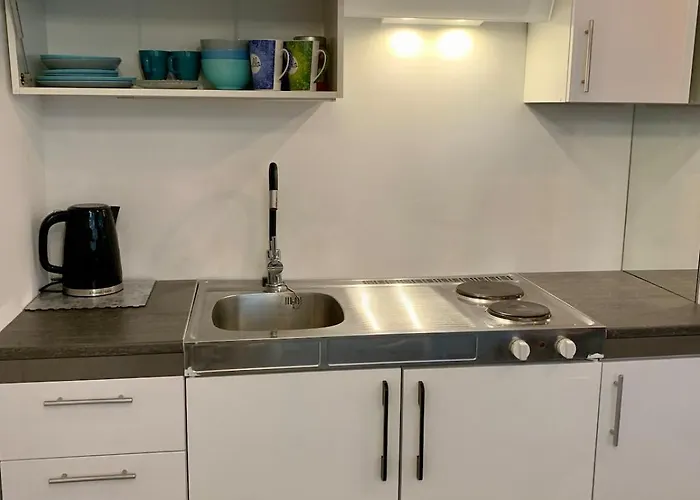 Lovely With Patio Apartament *